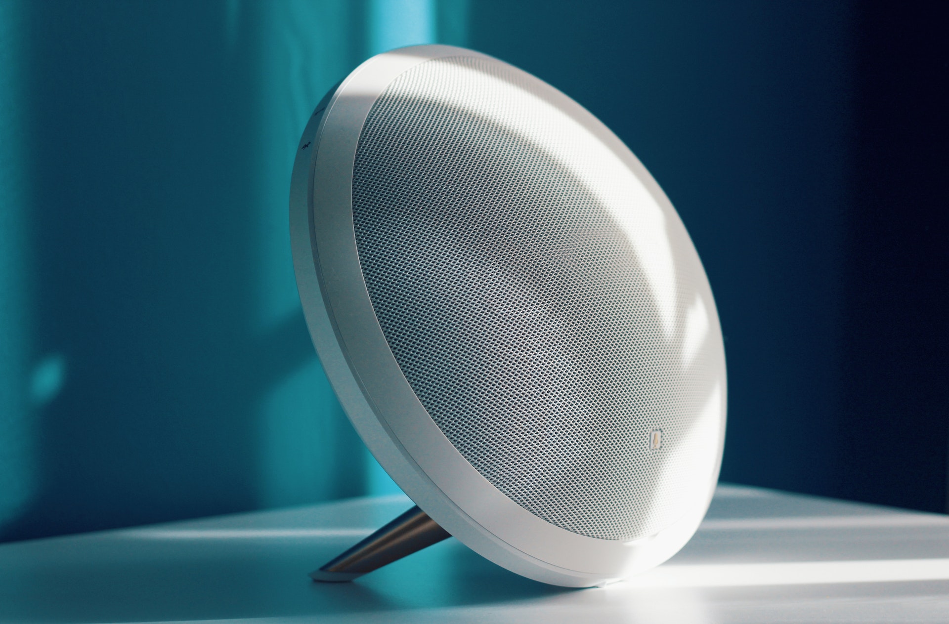 The Jedi Trick You Are Looking for: Death Star Floating Speaker!