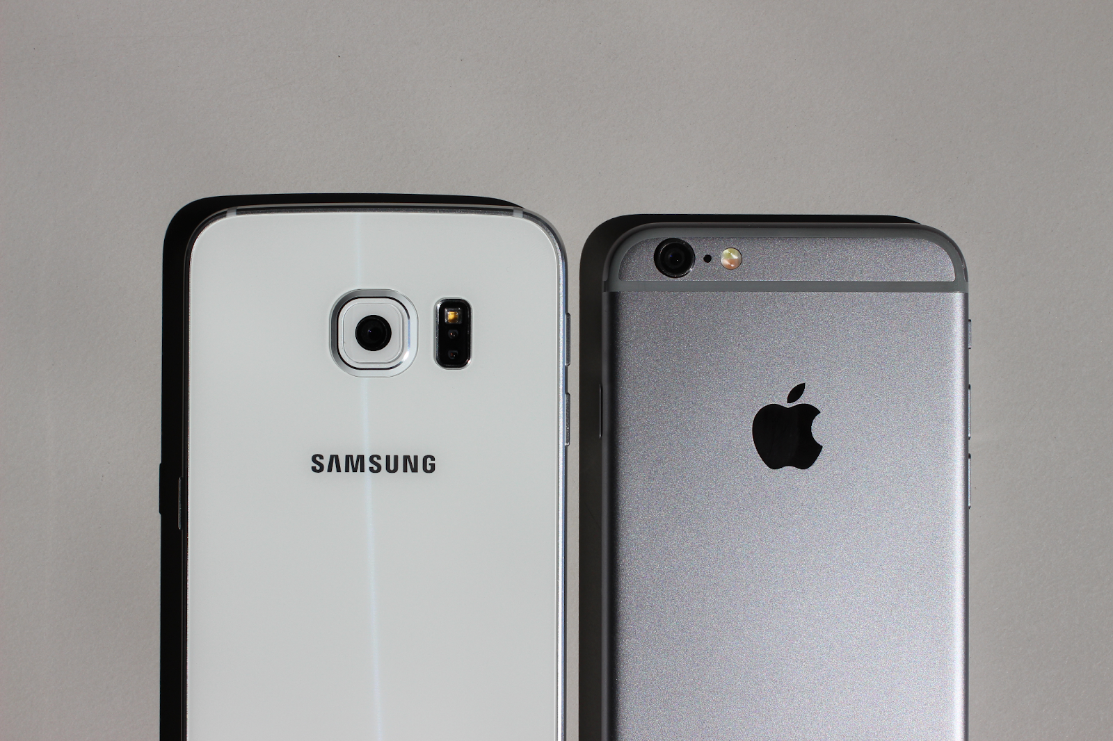 The Technical Differences Between Samsung and Apple’s Standby Features