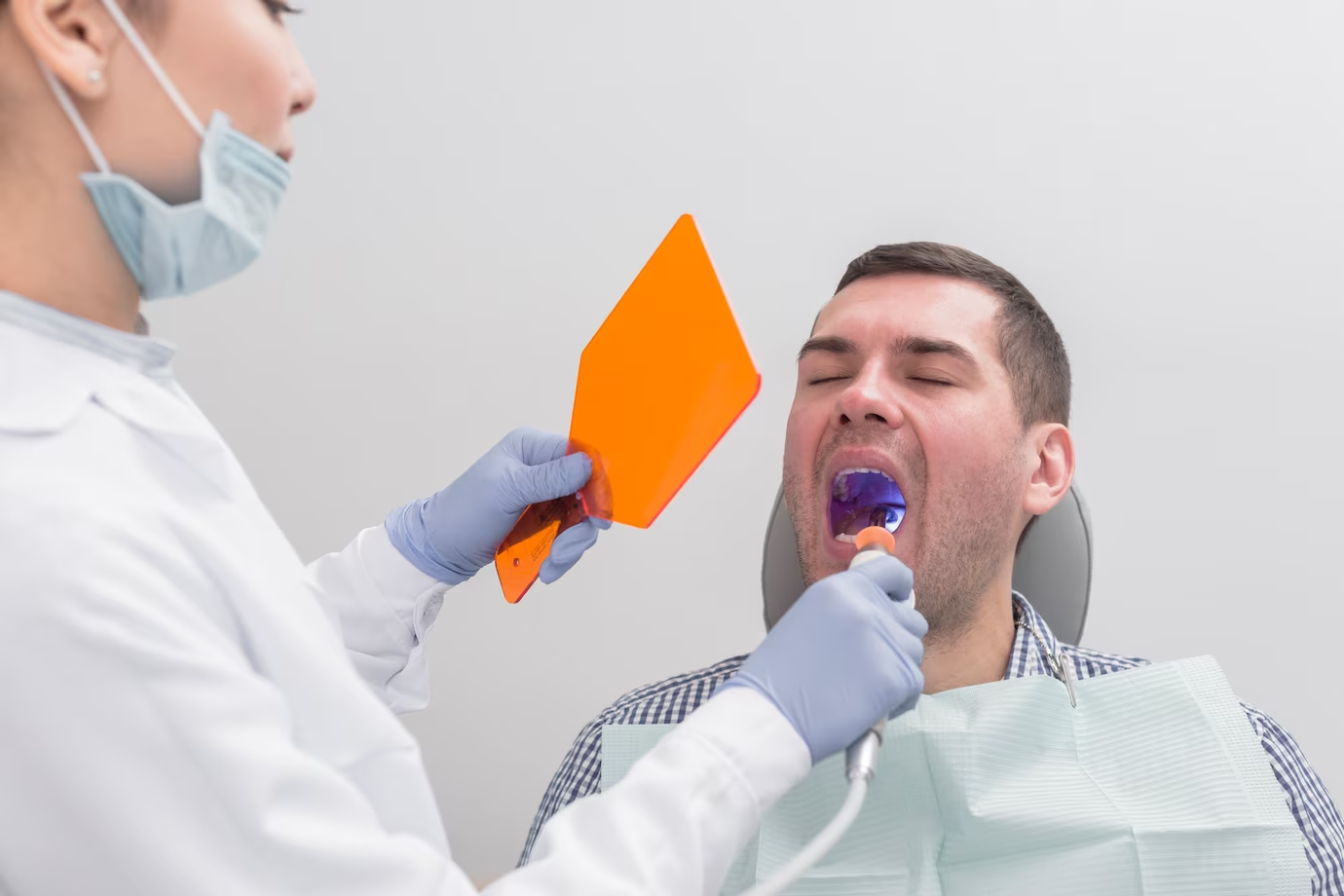 Don’t Ignore Wisdom Teeth Infections: How to Recognize the Signs and Seek Timely Treatment