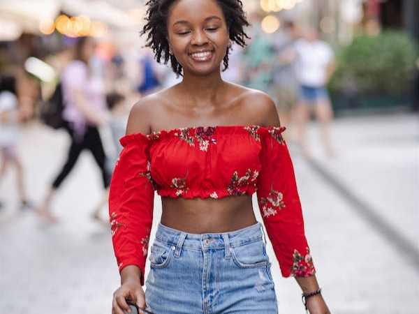 Accessorizing Off-Shoulder Tops: The Ultimate Guide to Elevating Your Look